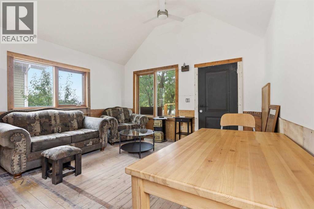 116 Frontenac Avenue Northwest - Photo 5