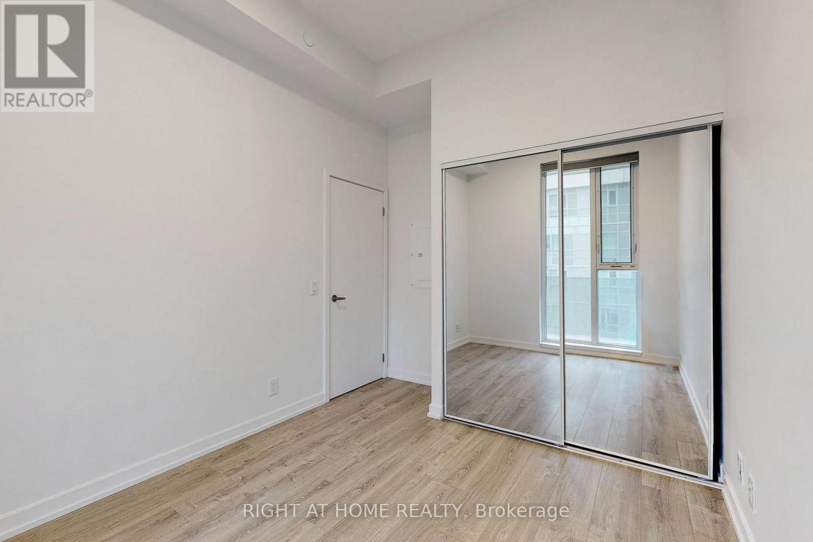 #707 20 TUBMAN AVENUE - 10
