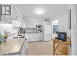 401 - 15 Vicora Linkway, Toronto, ON M3C1A7 Photo 9