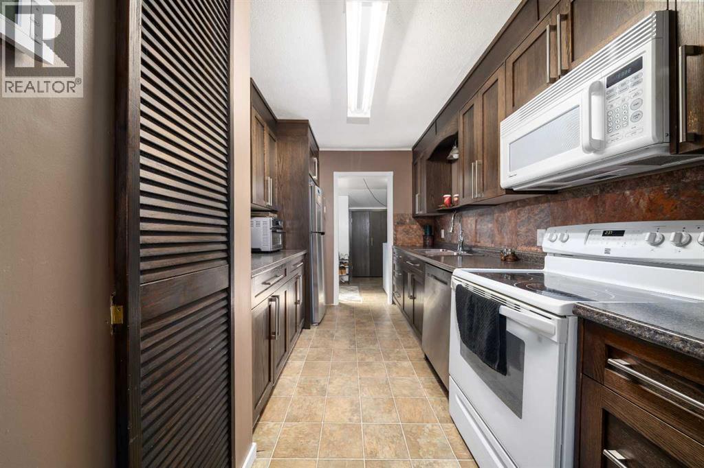 213 2 Street West - Photo 12