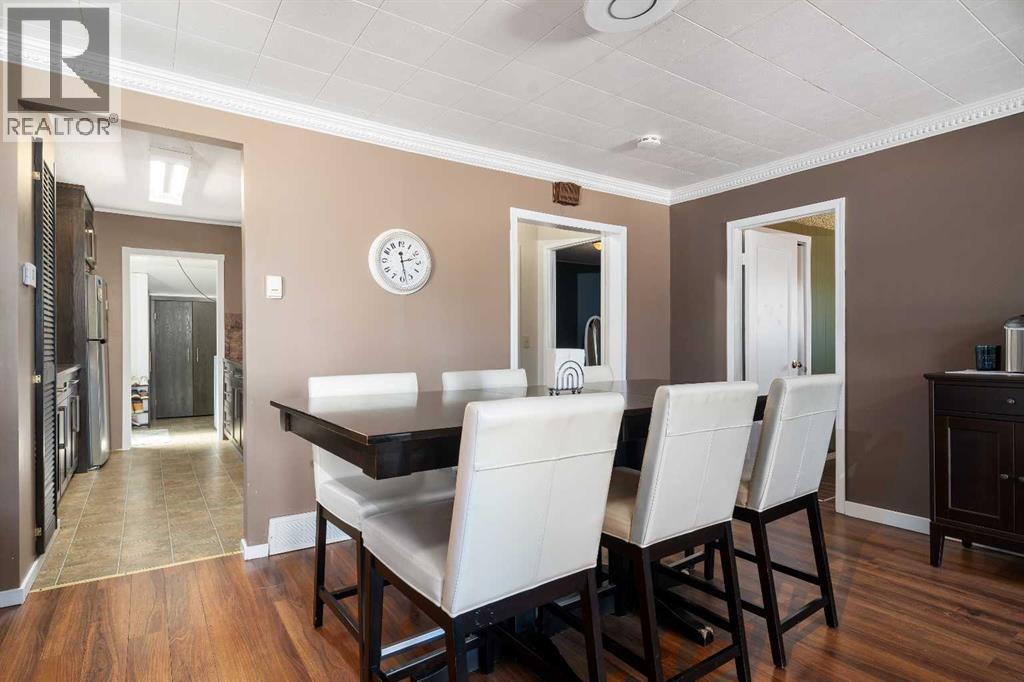213 2 Street West - Photo 5