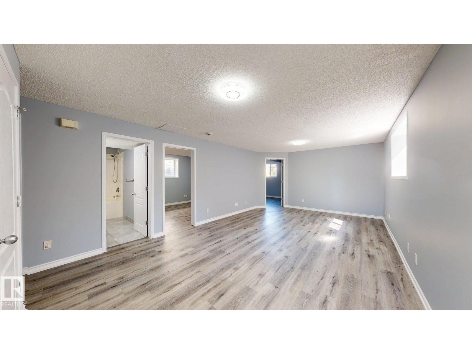 7848 7 AVENUE SW - 12