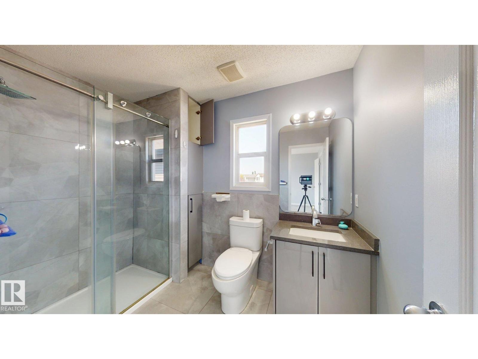 7848 7 AVENUE SW - 20