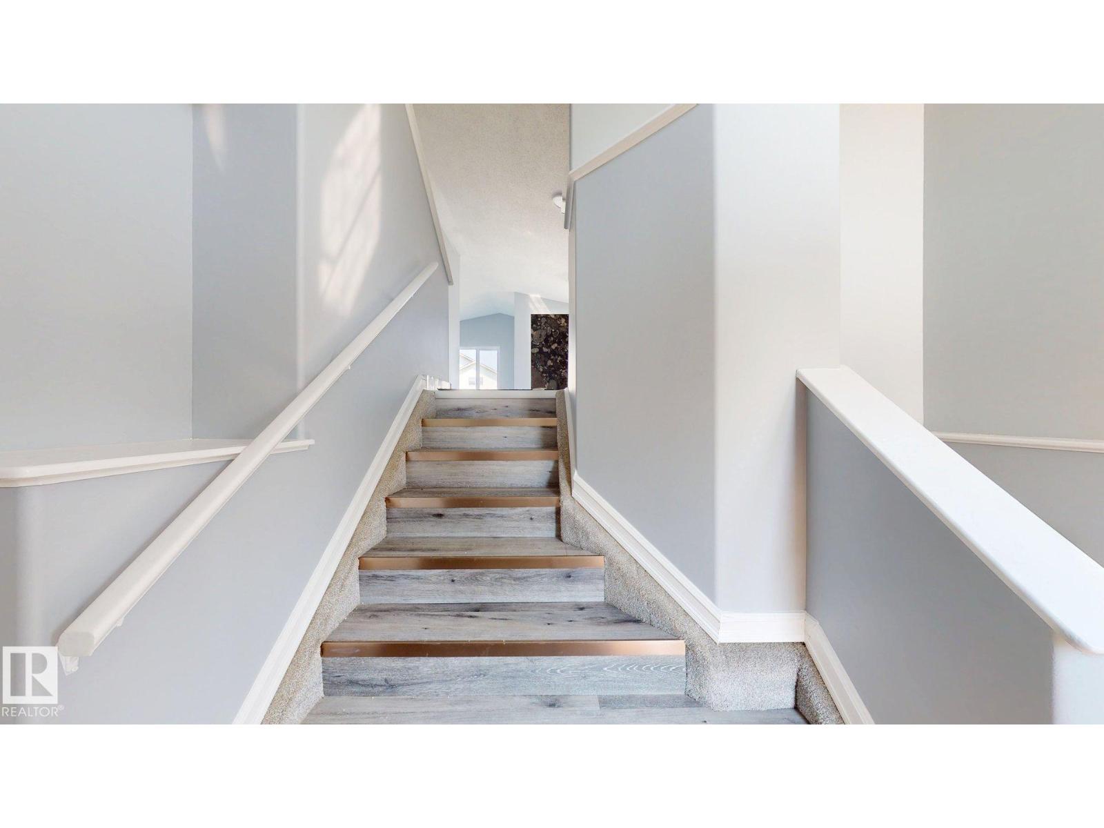 7848 7 AVENUE SW - 30