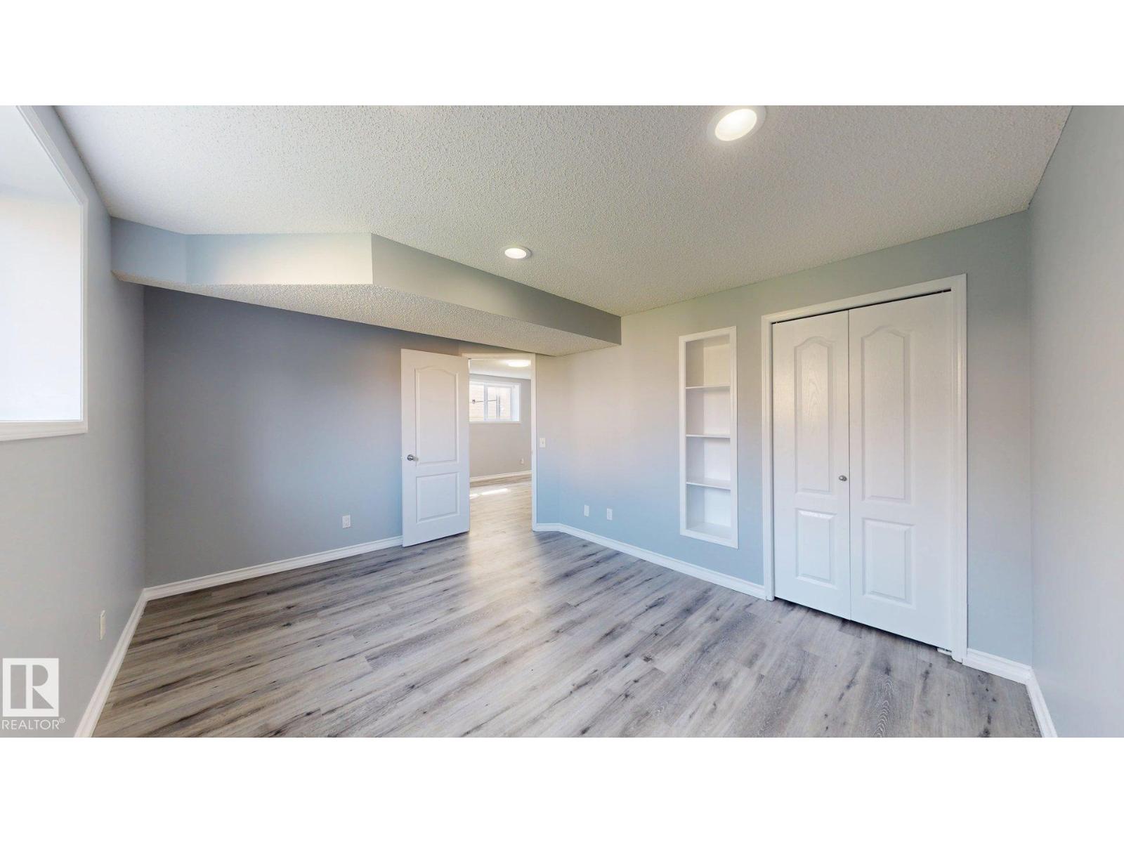 7848 7 AVENUE SW - 9