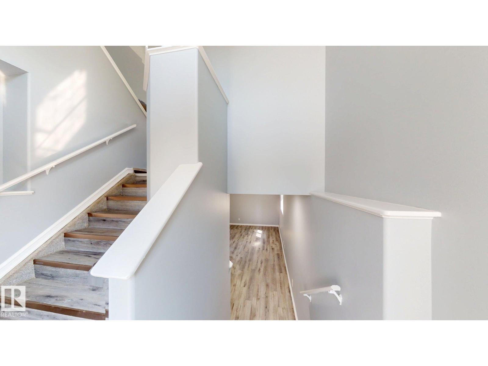 7848 7 AVENUE SW - 15
