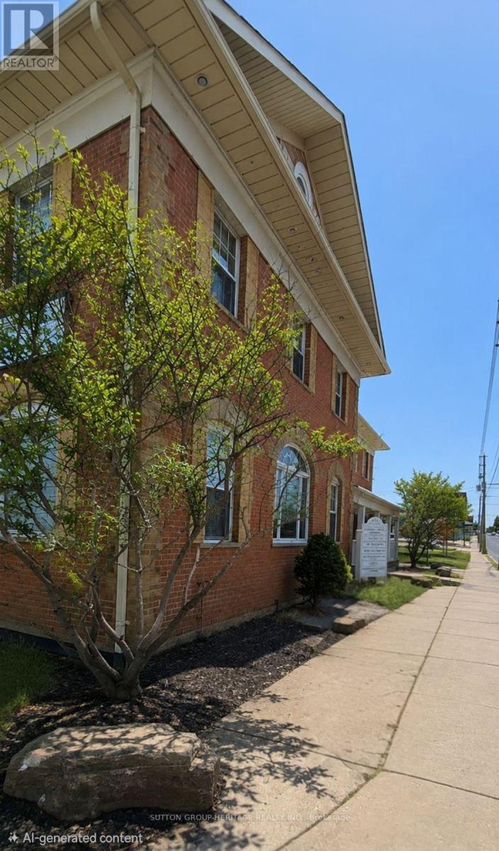 2-413 DUNDAS STREET E