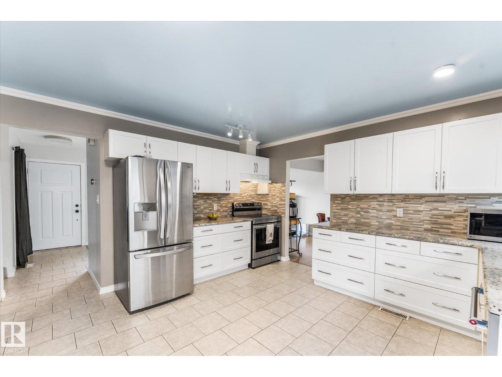 3 WINDERMERE Drive S - Photo 15
