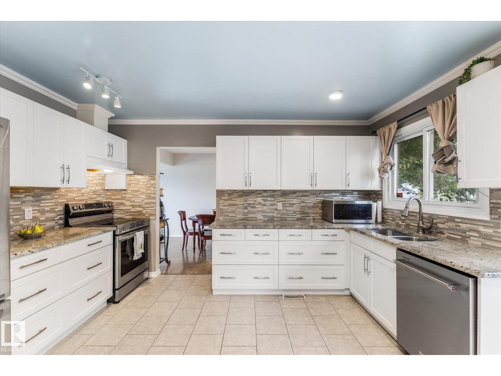 3 WINDERMERE DR S - 16