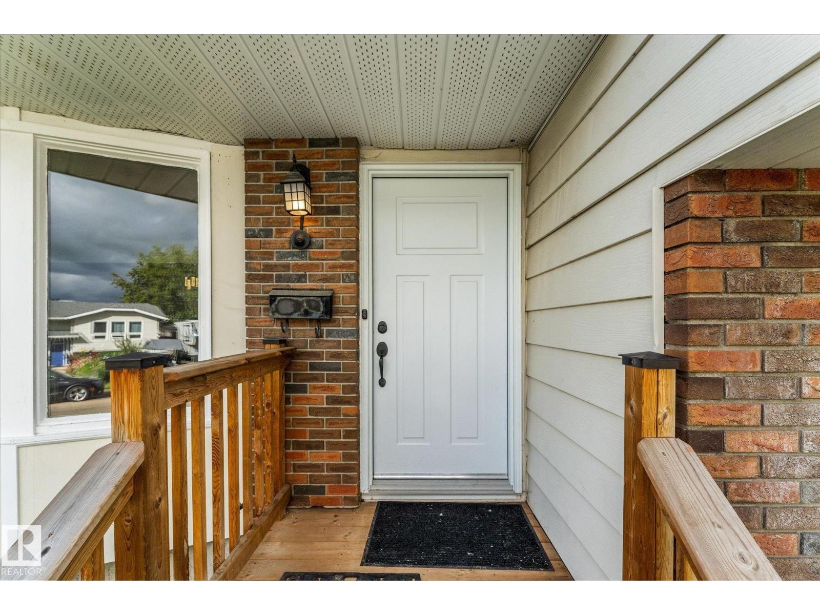 3 WINDERMERE Drive S - Photo 5