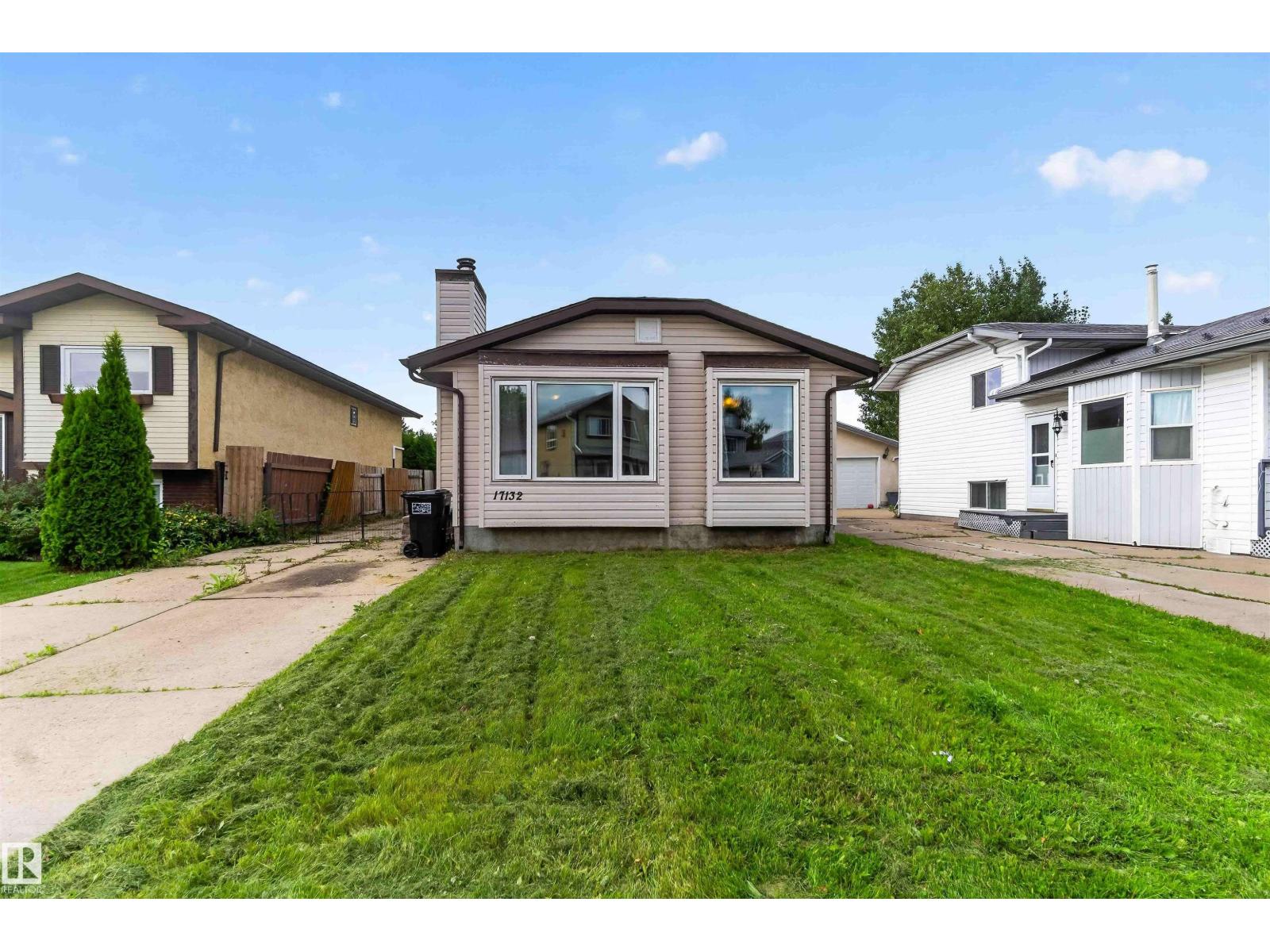 17132 96 ST NW - 1