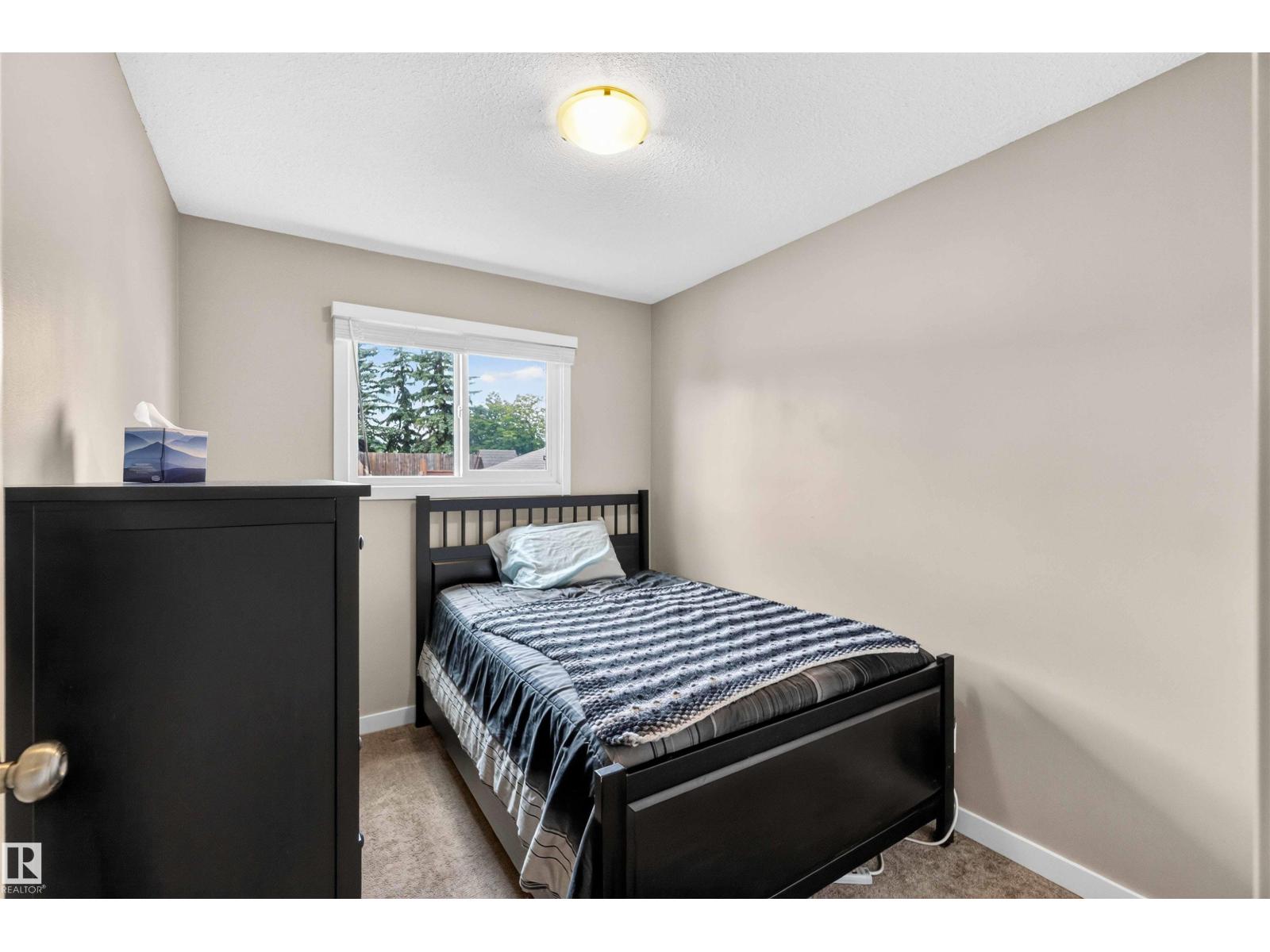 17132 96 ST NW - 15