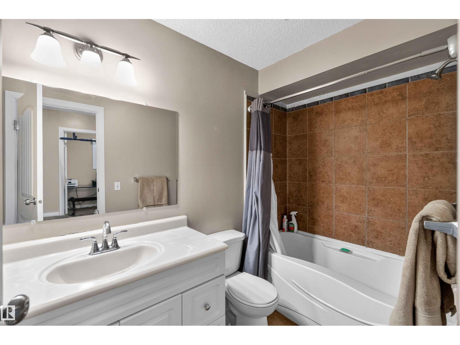17132 96 ST NW - 17