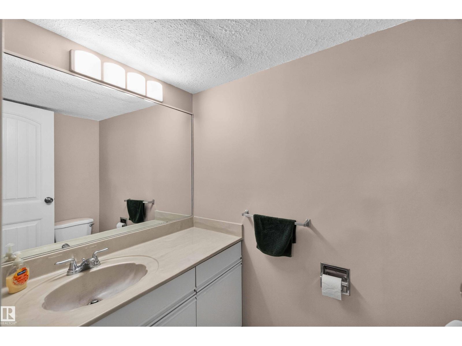 17132 96 ST NW - 24