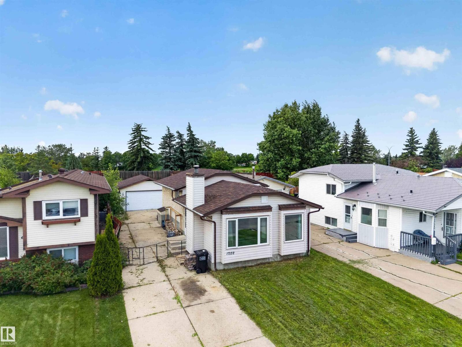 17132 96 ST NW - 37