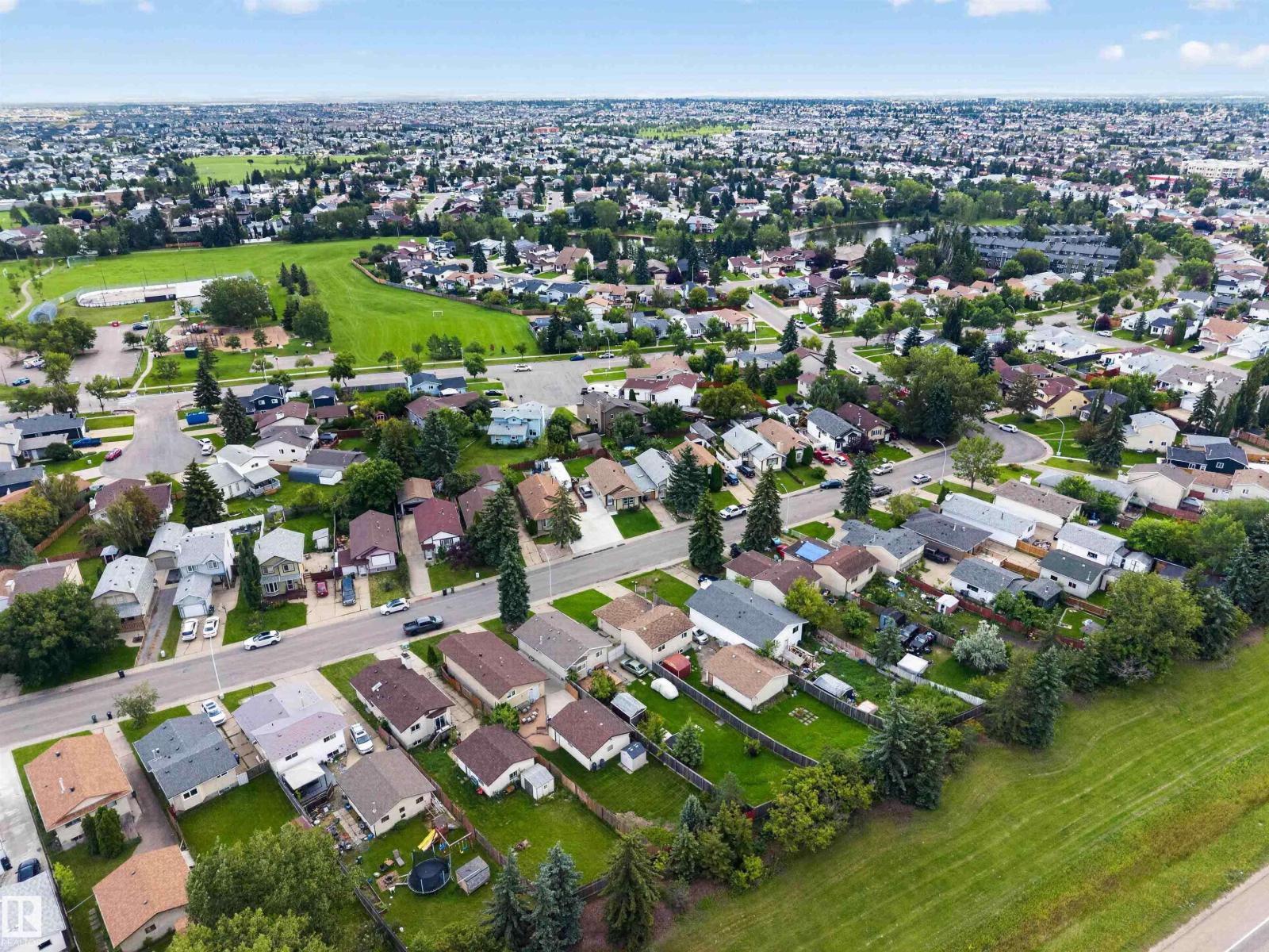 17132 96 ST NW - 41