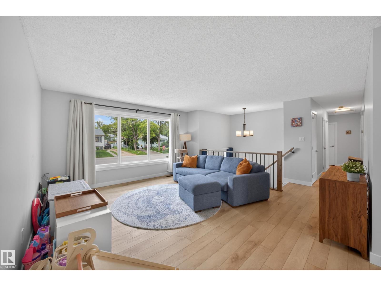 9915 154 ST NW - 11