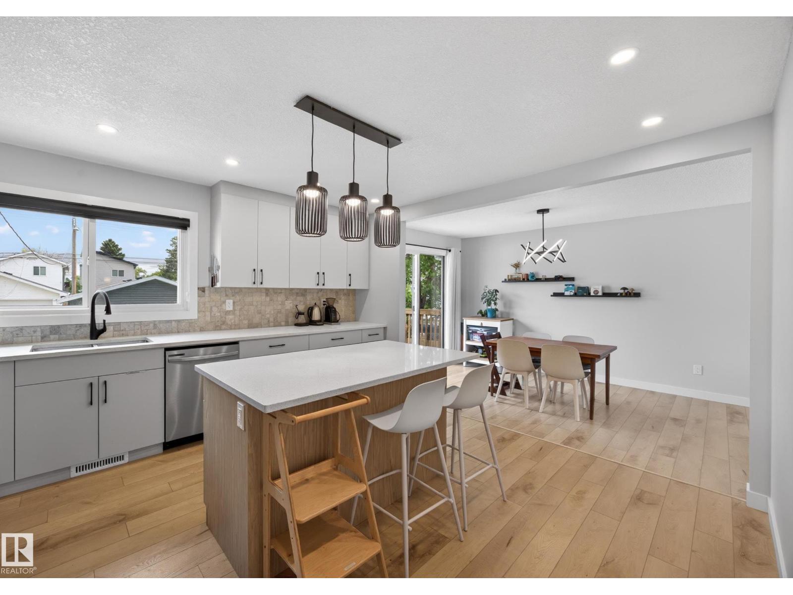 9915 154 ST NW - 3