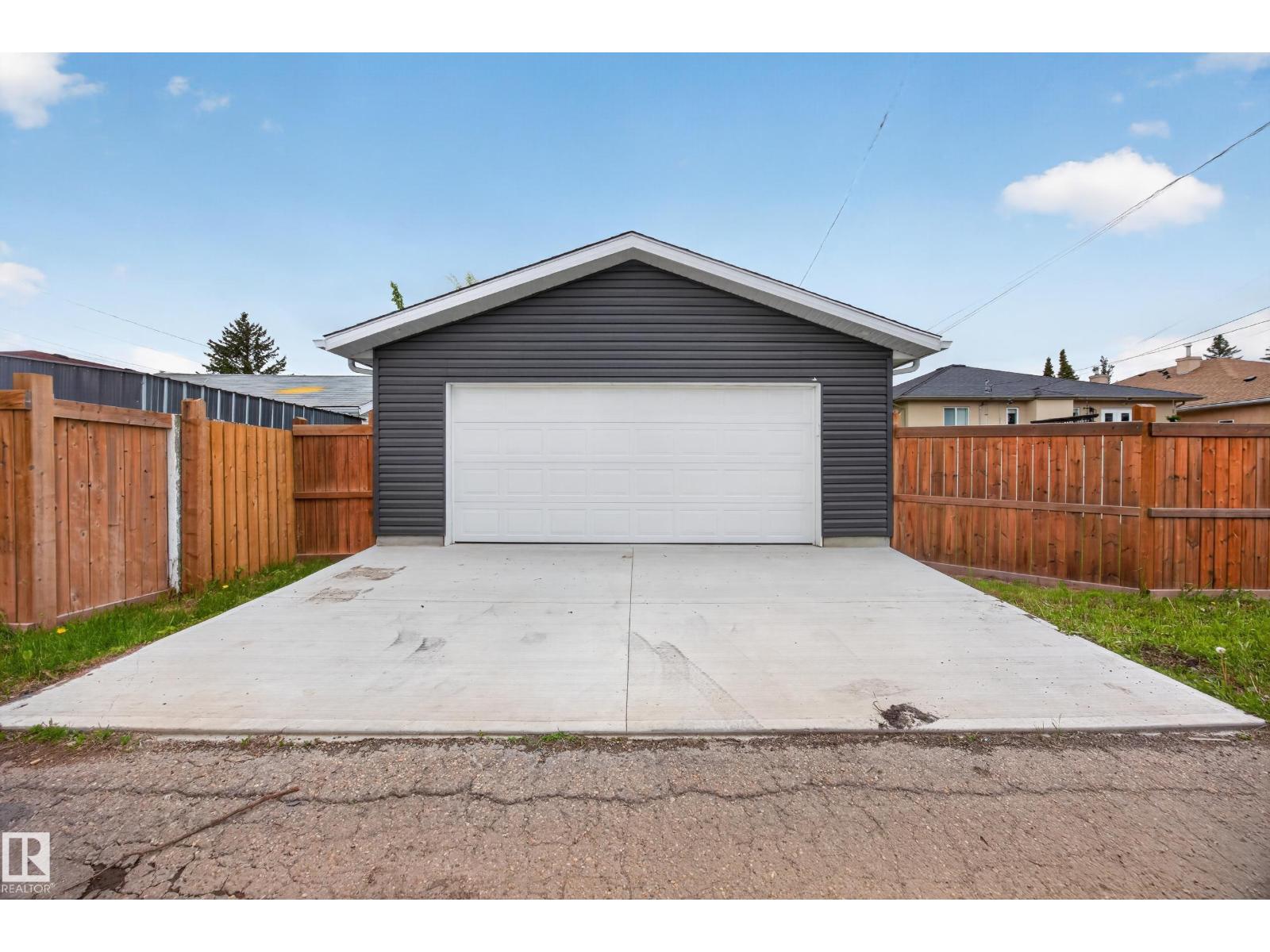 9915 154 ST NW - 34