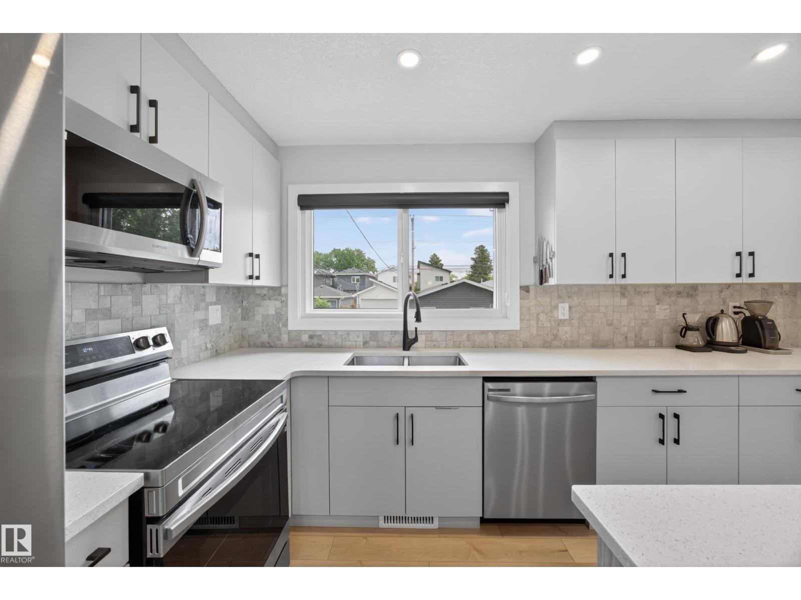 9915 154 ST NW - Image 4