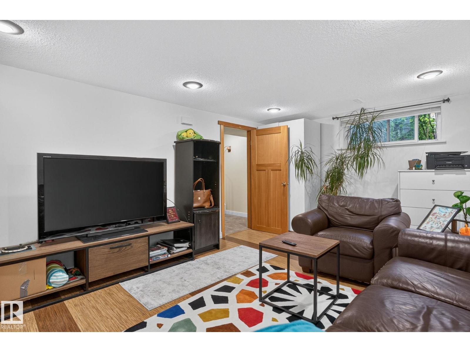 6261 112A ST NW - 29