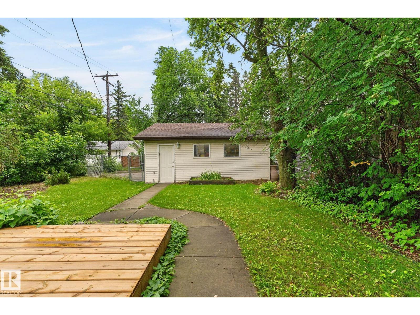 6261 112A ST NW - 44