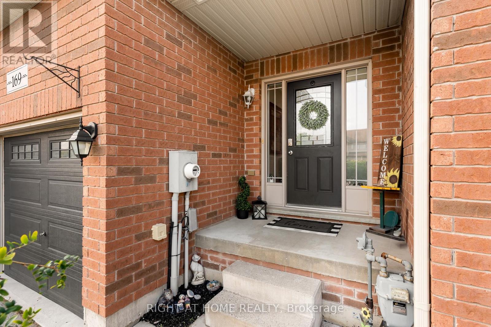 169 BANTING CRESCENT - 2
