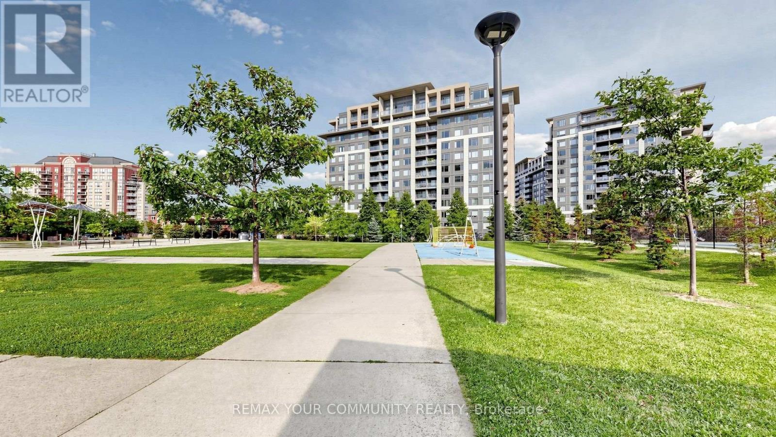 #215 273 SOUTH PARK ROAD - Image 44