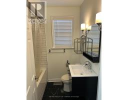 45 Bayview Parkway, Newmarket, ON L3Y3W2 Photo 7