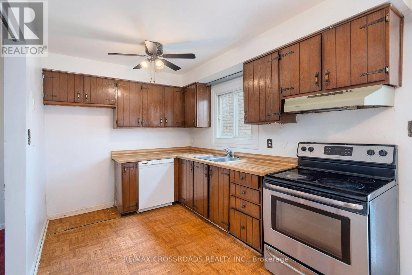 #93 100 BURROWS HALL BOULEVARD - 12