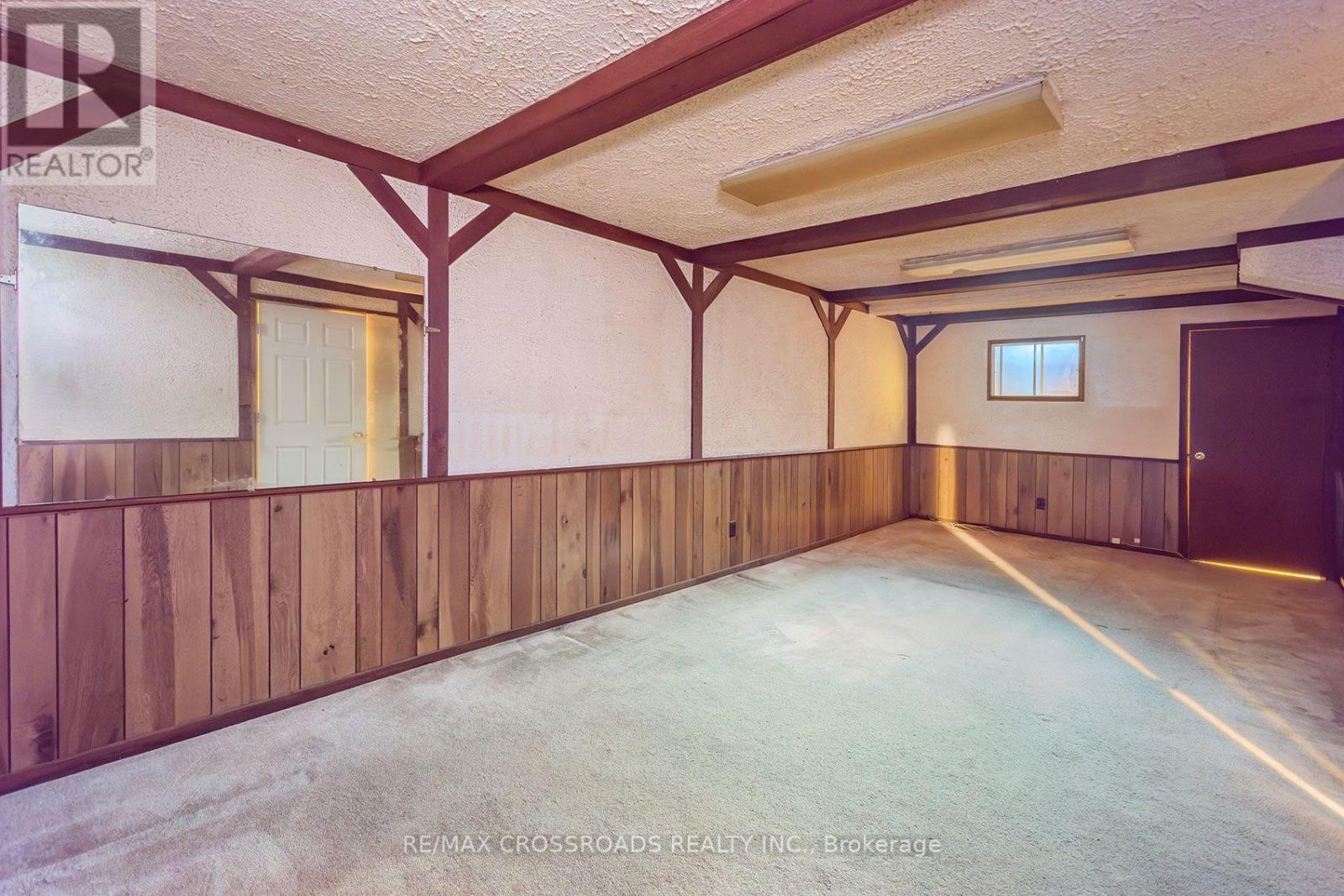 #93 100 BURROWS HALL BOULEVARD - Image 32