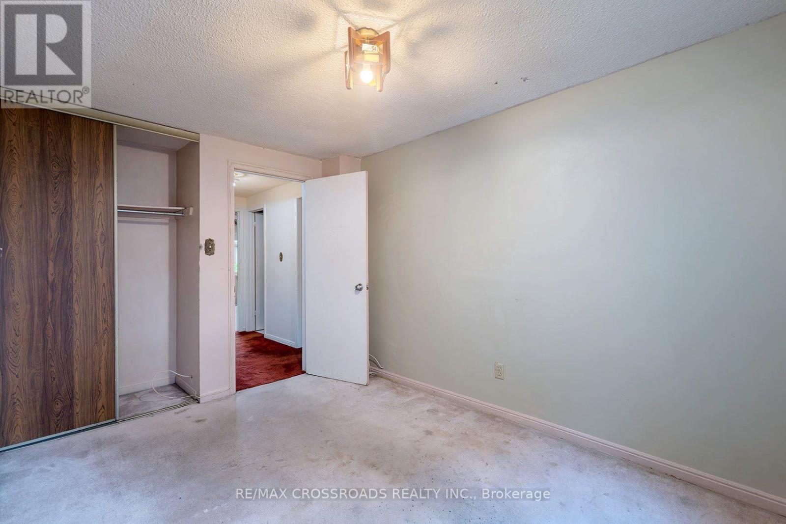 #93 100 BURROWS HALL BOULEVARD - Image 27