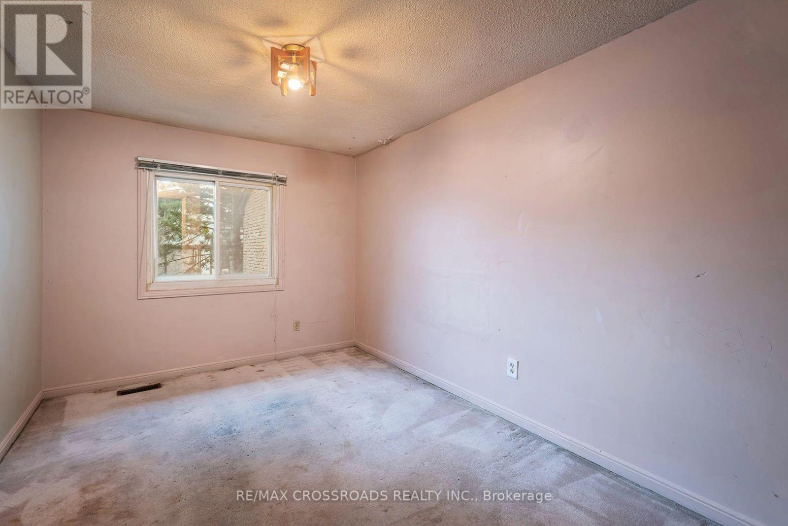 #93 100 BURROWS HALL BOULEVARD - 25