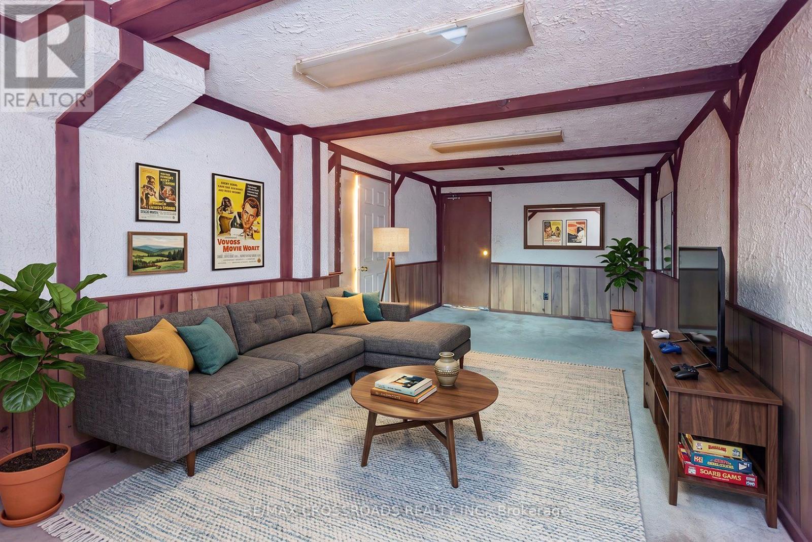 #93 100 BURROWS HALL BOULEVARD - Image 31