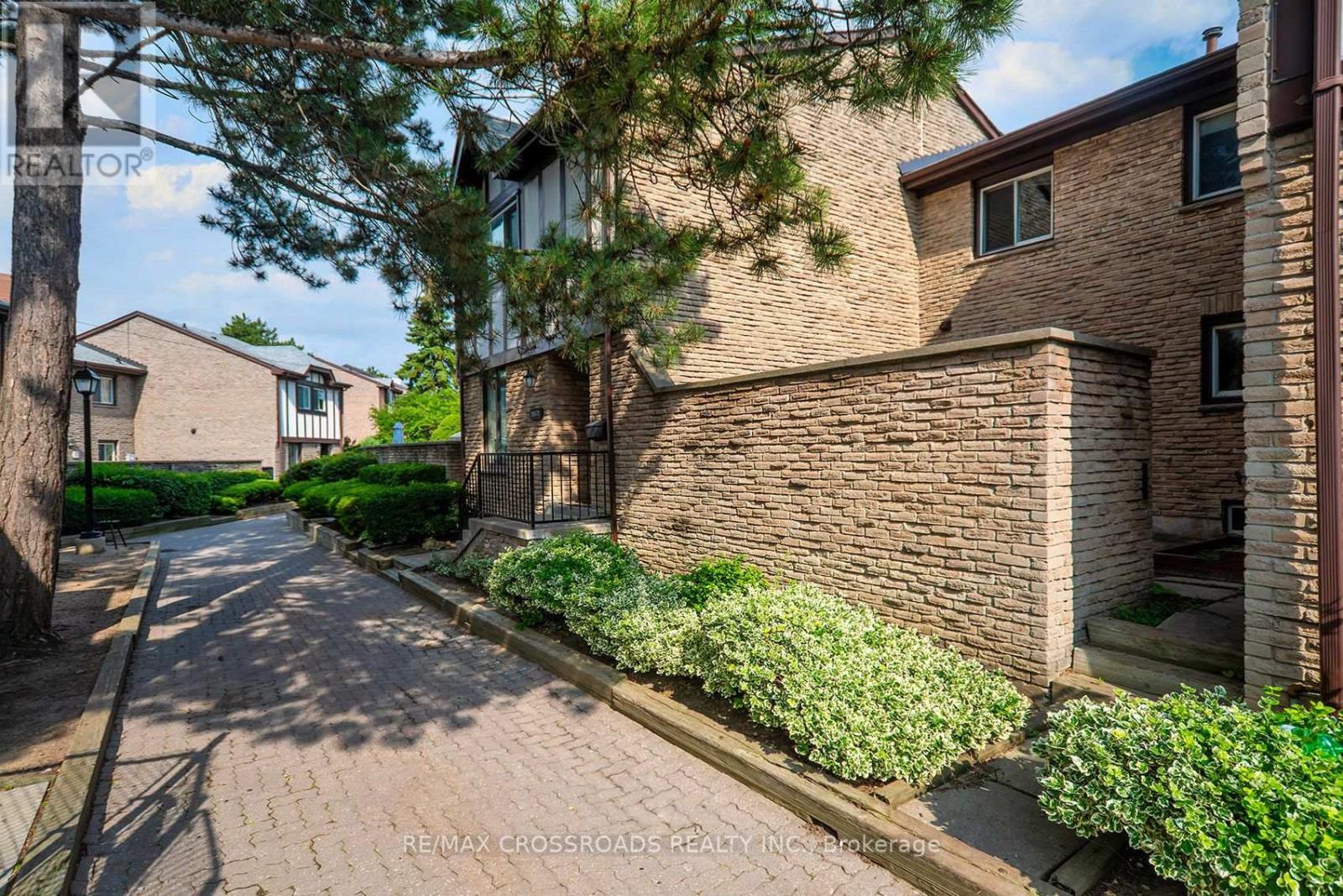 #93 100 BURROWS HALL BOULEVARD - 47