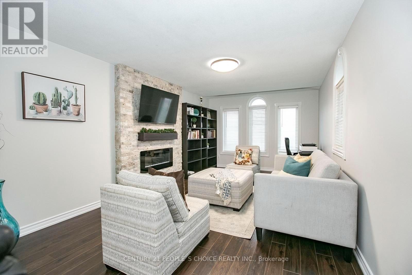 90 WHITE TAIL CRESCENT - 25