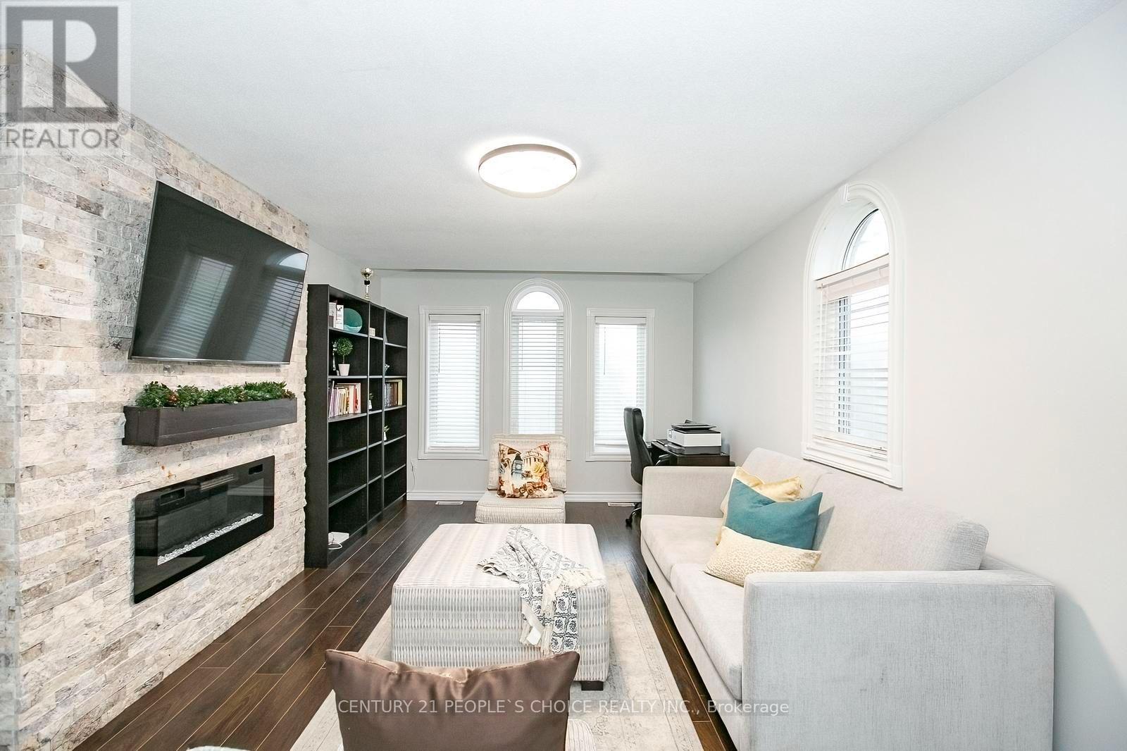 90 WHITE TAIL CRESCENT - 26