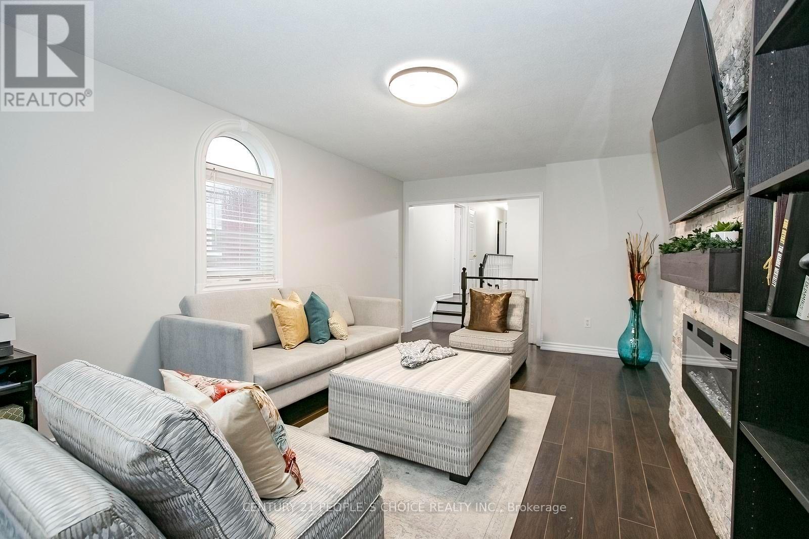 90 WHITE TAIL CRESCENT - 28