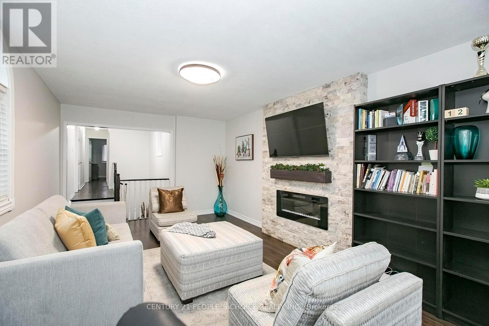 90 WHITE TAIL CRESCENT - 29