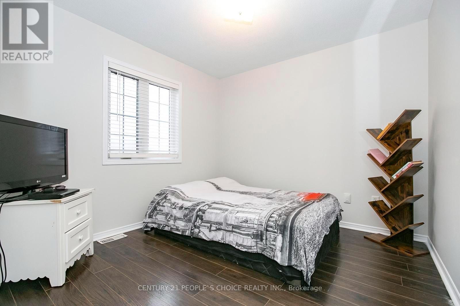 90 WHITE TAIL CRESCENT - Image 30