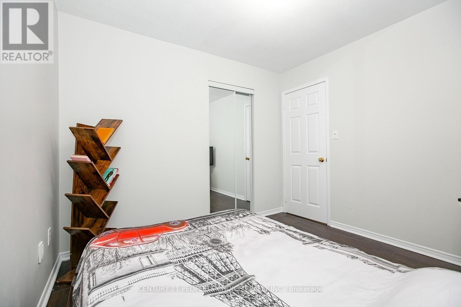 90 WHITE TAIL CRESCENT - Image 31