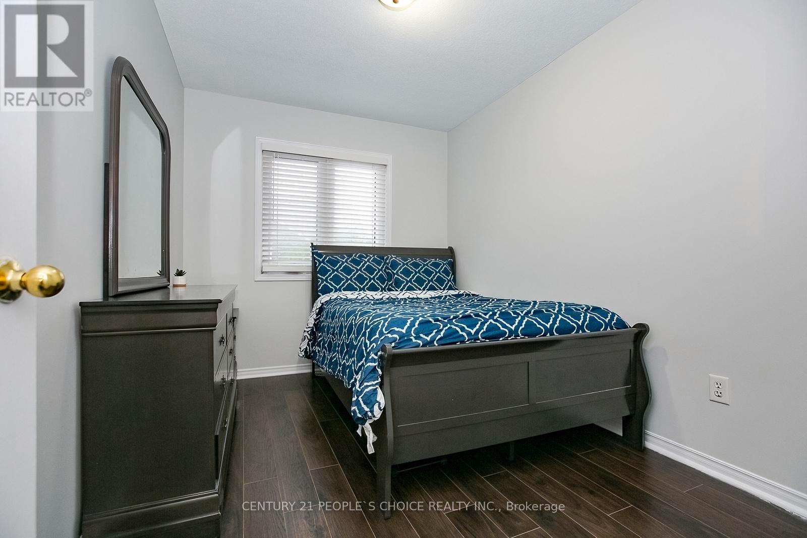 90 WHITE TAIL CRESCENT - 35
