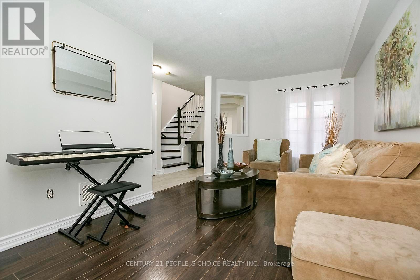 90 WHITE TAIL CRESCENT - 9