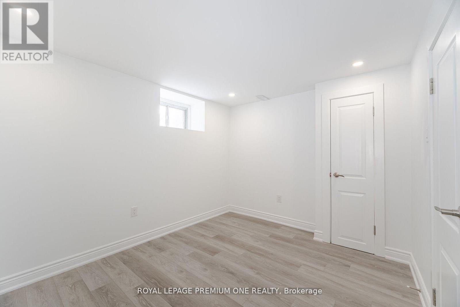71 MILL STREET S - 34