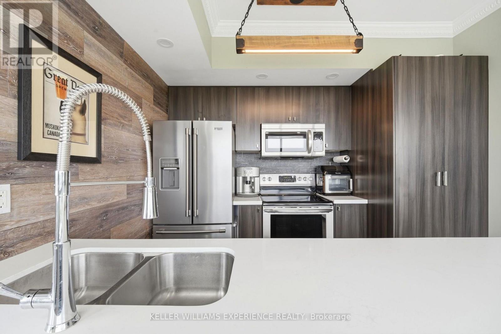 #903 2464 WESTON ROAD - 11