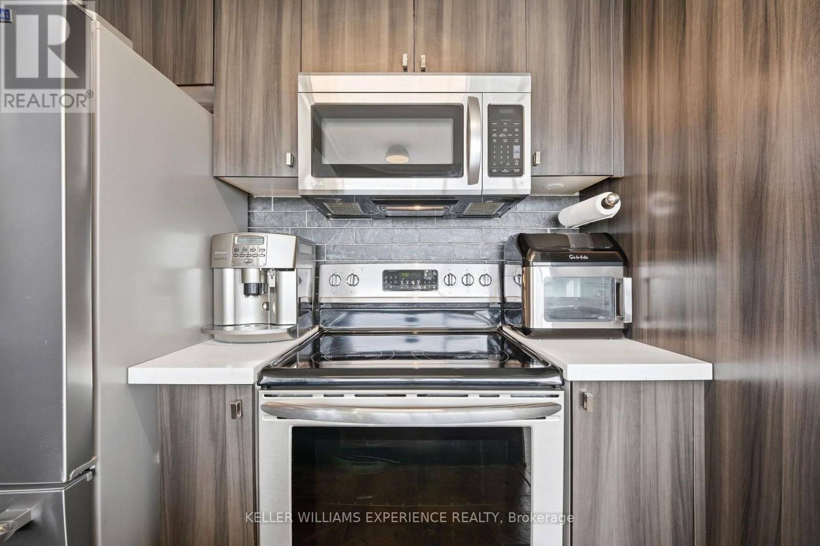 #903 2464 WESTON ROAD - 13