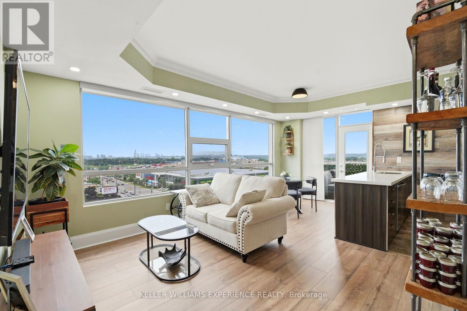 #903 2464 WESTON ROAD - 6