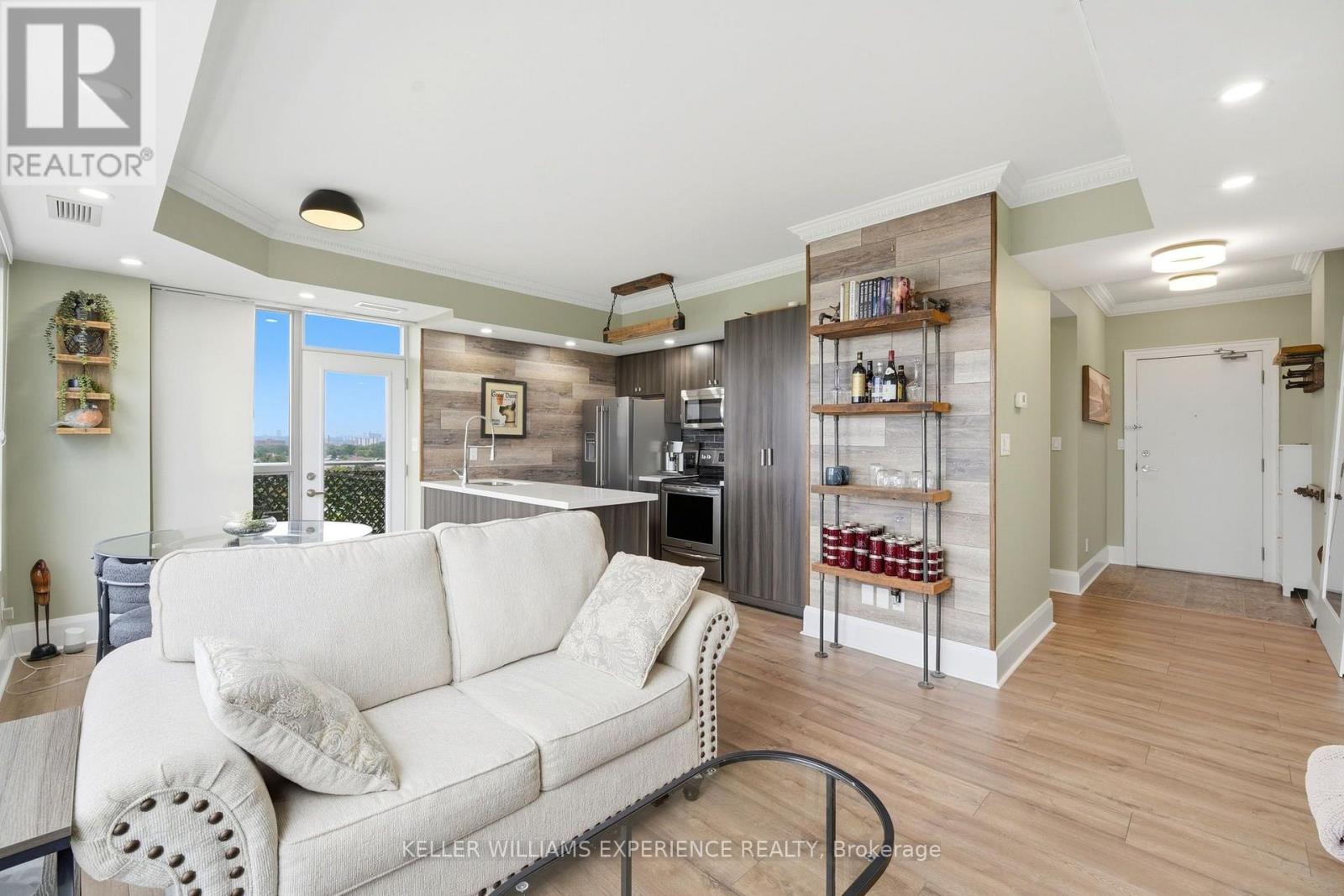 #903 2464 WESTON ROAD - 7