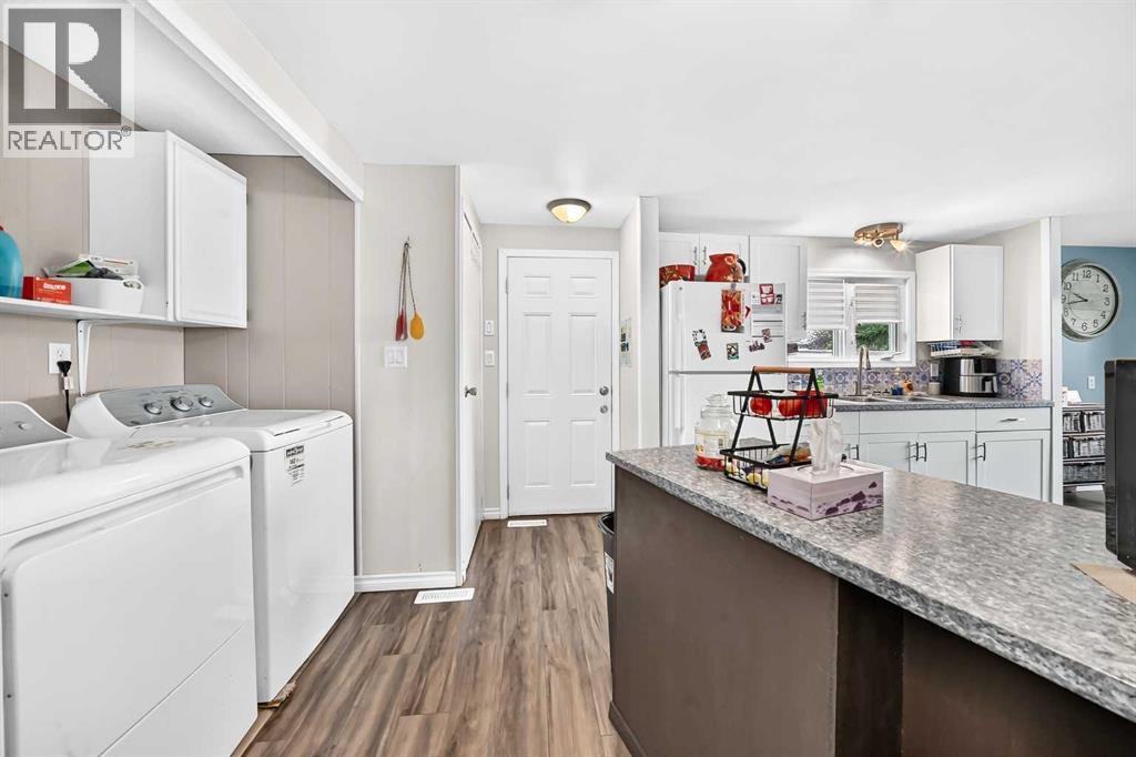 6017 52 Avenue - Photo 20