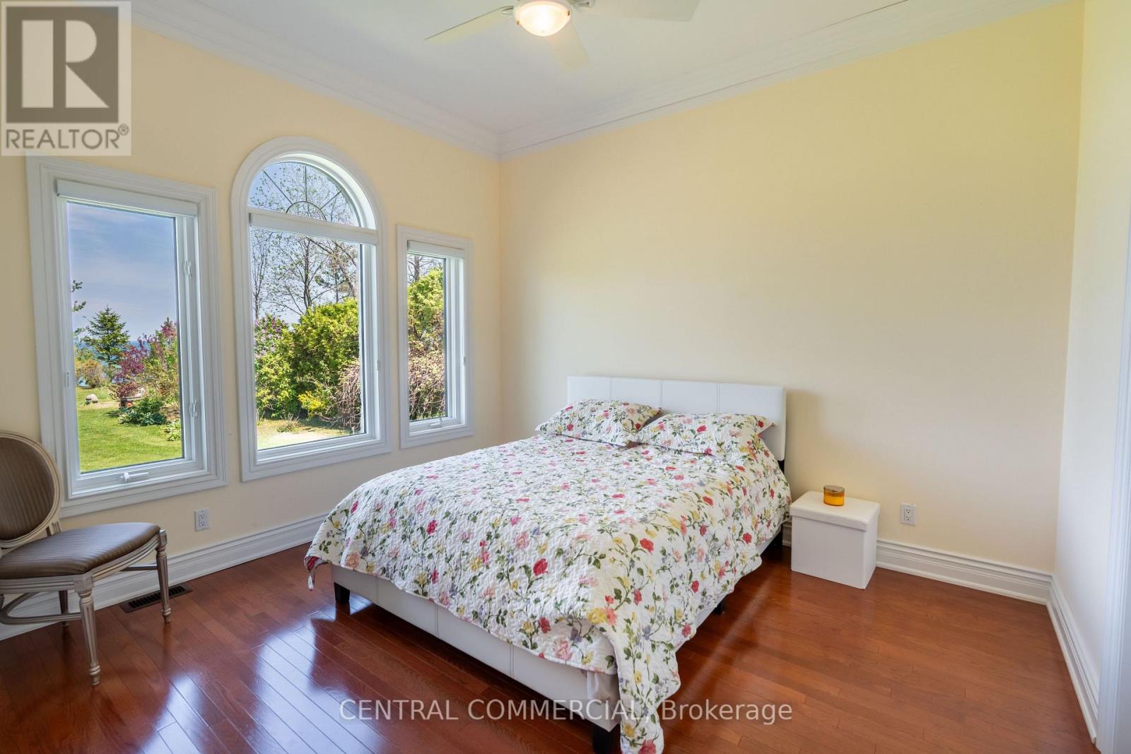 4266 BLUEPOINT DRIVE - Image 32